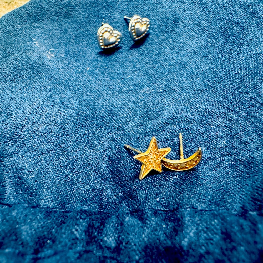 Gold earings